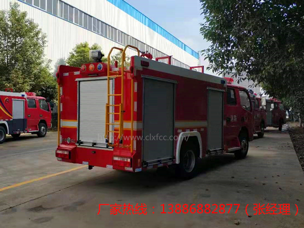 2.5吨东风水罐消防车