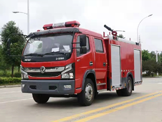 国六5吨东风多利卡水罐消防车